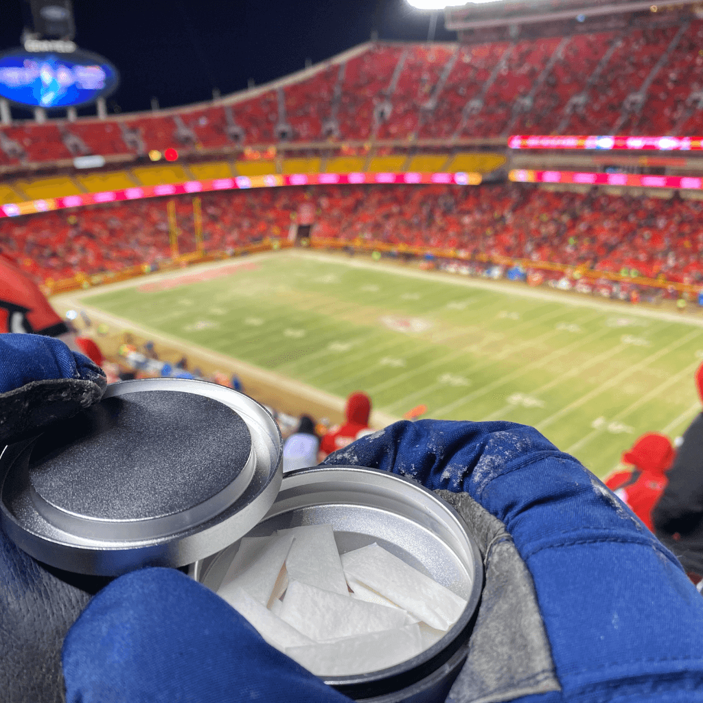 Z caddy metal zyn can, silver, NFL football game